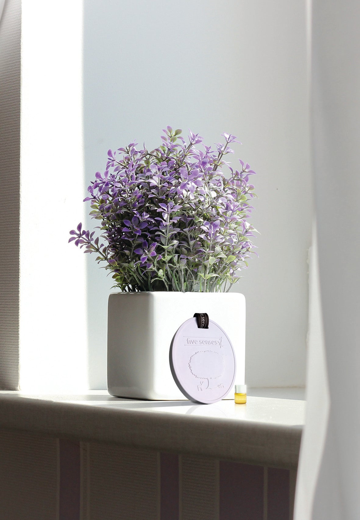 Classic White Aroma Ornament